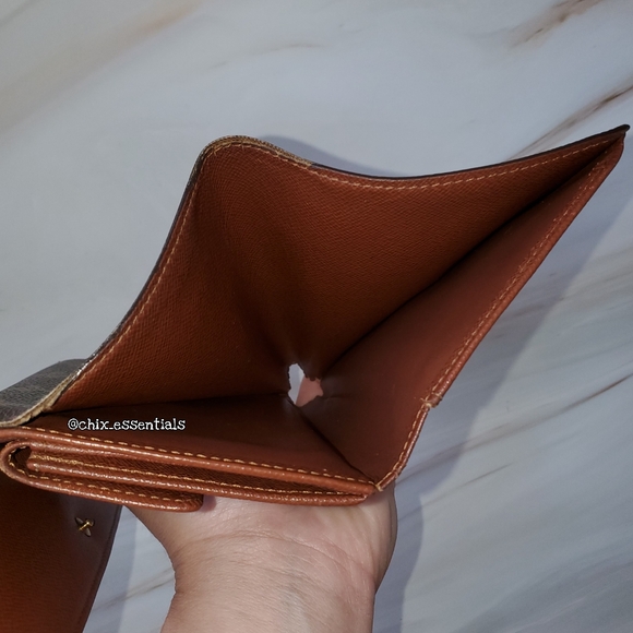 Authentic Louis Vuitton Alexandra Monogram Wallet - Picture 11 of 14